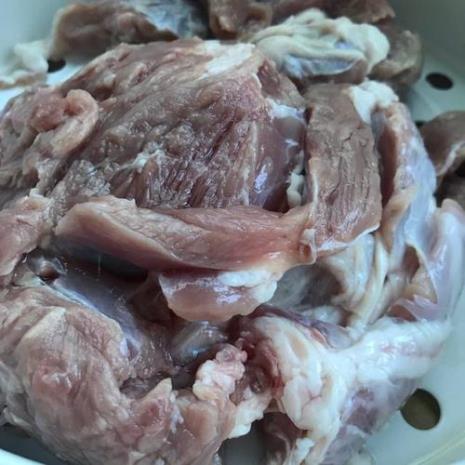 为什么烤羊肉有很多水