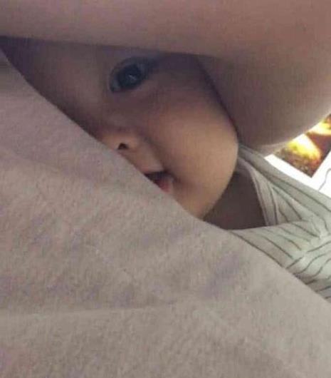 刚生小宝宝应该发什么表情