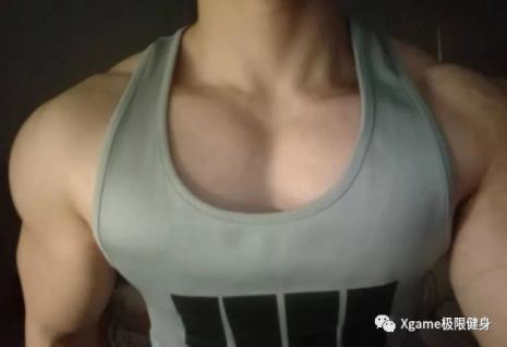 如何练成漂亮的方形胸肌