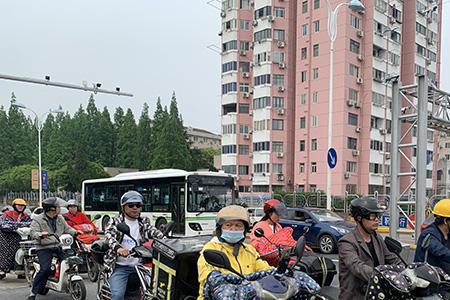 西安电动自行车要戴头盔吗