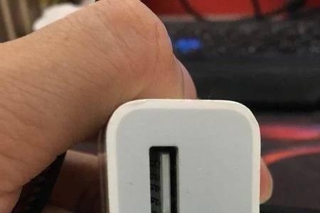 苹果充电口有水充电什么后果