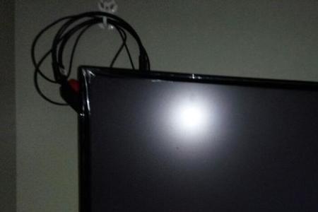 电脑通过HDMI连接显示器无信号