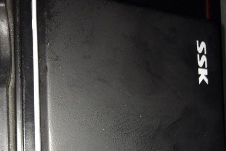 移动硬盘灯亮但读不出来怎么办