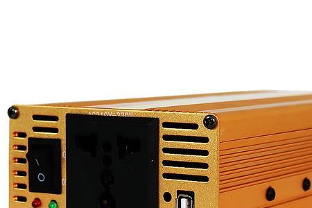 车载逆变器12v转220v1500w在行驶中能使用吗