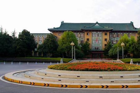 武汉体育学院什么时候升一本