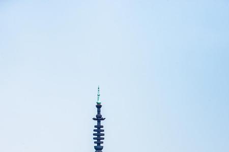 杭州断桥边上那个塔叫什么塔