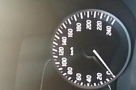 发动机水温表从60℃到90℃一分钟正常吗