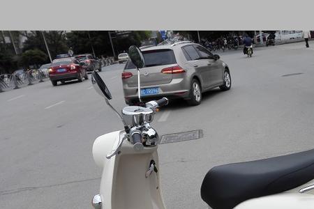怎么看爱玛电动车的型号