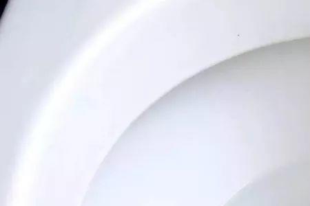 马桶放瓶子是什么原理