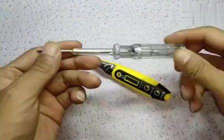 电笔为什么要用手按着