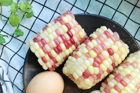 电饭煲可以同时煮鸡蛋和玉米吗
