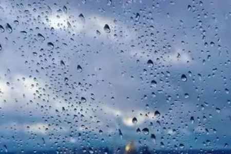 窗外又下起了雨原唱完整版