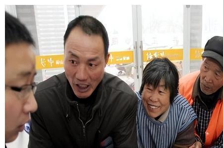 61岁返聘还能买社保