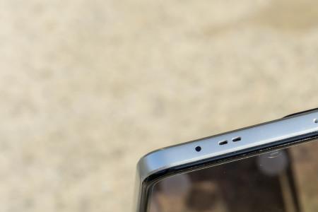 红米k40s后盖有缝隙
