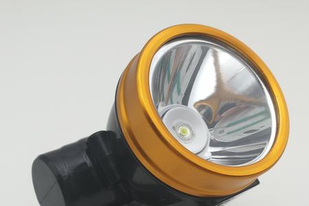 led头灯工作原理