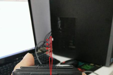 对讲机的后盖怎么打开