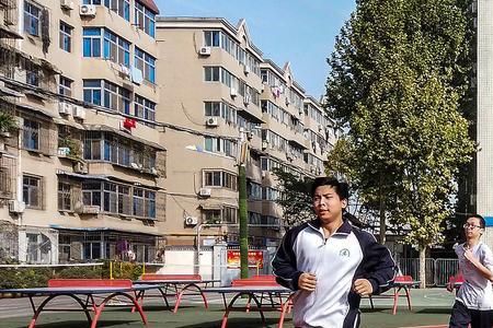 校运会1000米跑步技巧初一