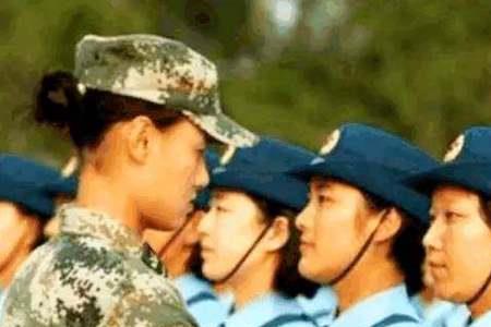 女兵能不能戴眼镜