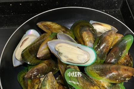 煮熟的青口是什么颜色