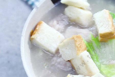 芋头糯米团子汤的做法
