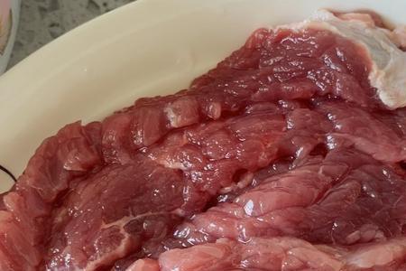 小黄牛牛肉腌制又滑又嫩方法