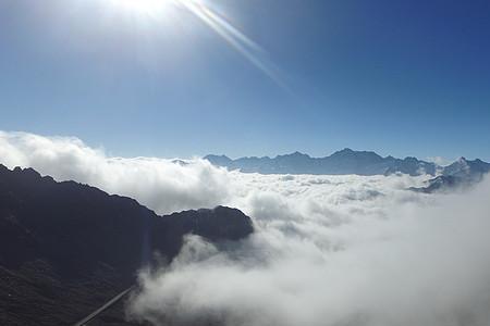 8月巴朗山垭口可以露营吗