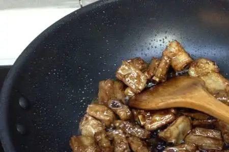 糖醋排骨炒糖和不炒糖的区别