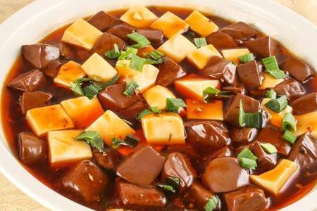 砂锅羊血炖豆腐的做法
