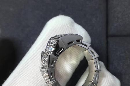 圣龙戒和金蛇戒哪个厉害