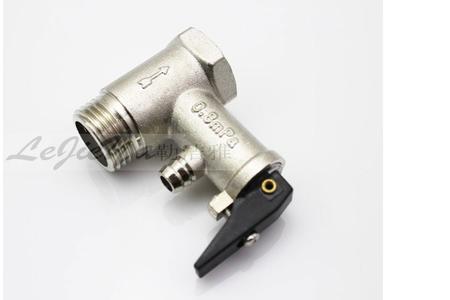 热水器的安全阀能哄着安装吗