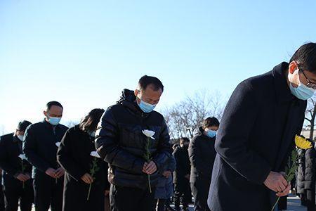和默哀意思相近的词