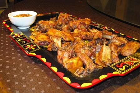 上里古镇坨坨肉的做法