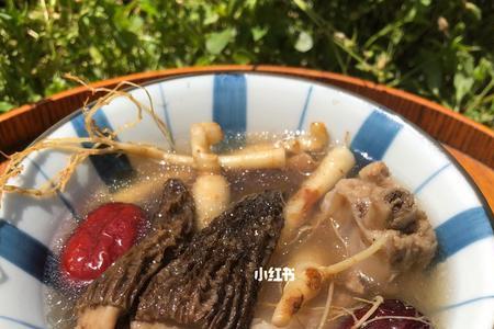 羊肚菌山药花生排骨汤做法