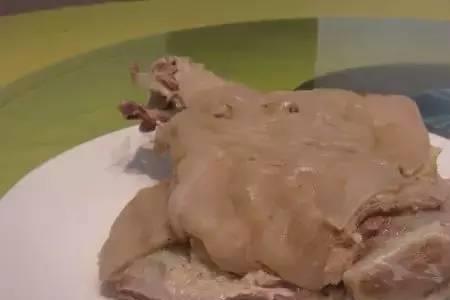 为什么冻羊肉闻见一股骚味儿
