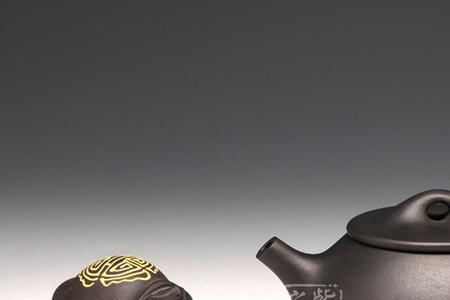 紫砂中紫泥好还是黑泥好