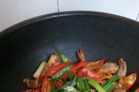 毛辣椒炒肉的做法