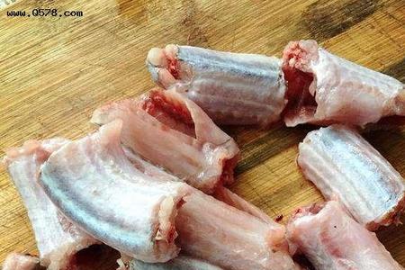 蛇肉有骨头吗