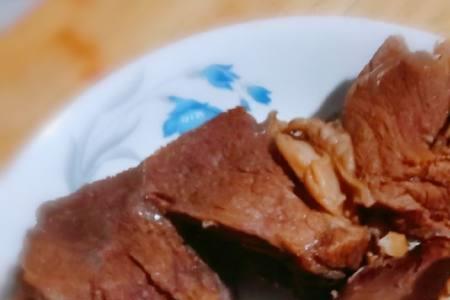 卤牛肉要过油
