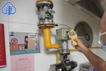 燃气卡要拔下来吗