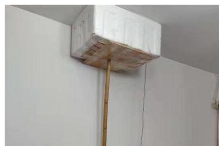 邻居家门口放的竹竿是啥情况