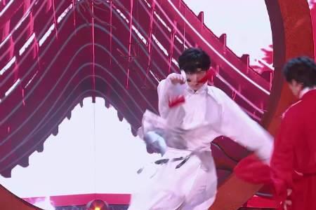 丁程鑫刘耀文跳river是什么节目