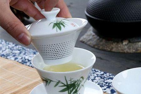 茶漏托为什么是空底的