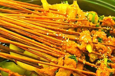 冷锅串串是一锅熟吗