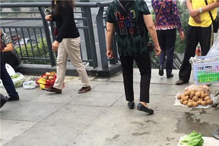 成都人买菜防护措施