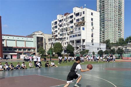 篮球和田径哪个好