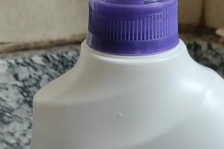 可乐加洗衣液去发霉吗