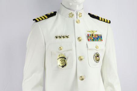 礼服和常服的区别