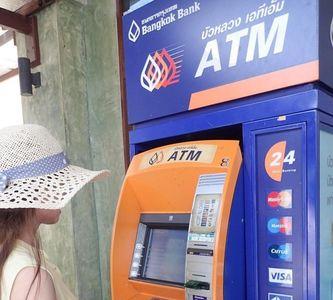 ATM机可以取美金