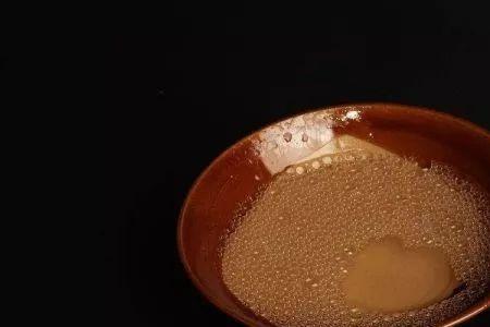 坤沙酒怎么会有股油漆味