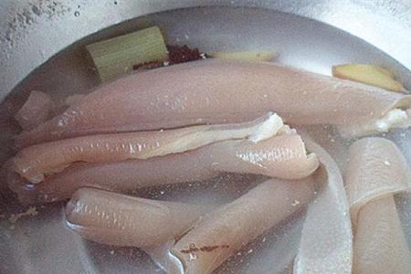 猪肉煮过以后猪皮滑滑的为什么